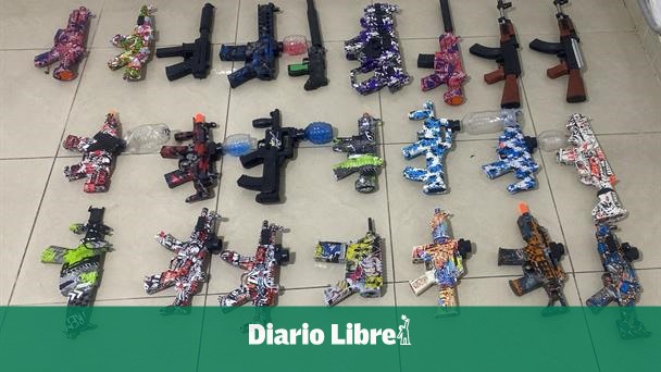 La policía detiene a jóvenes en La Romana por desorden público con pistolas de hidrogel