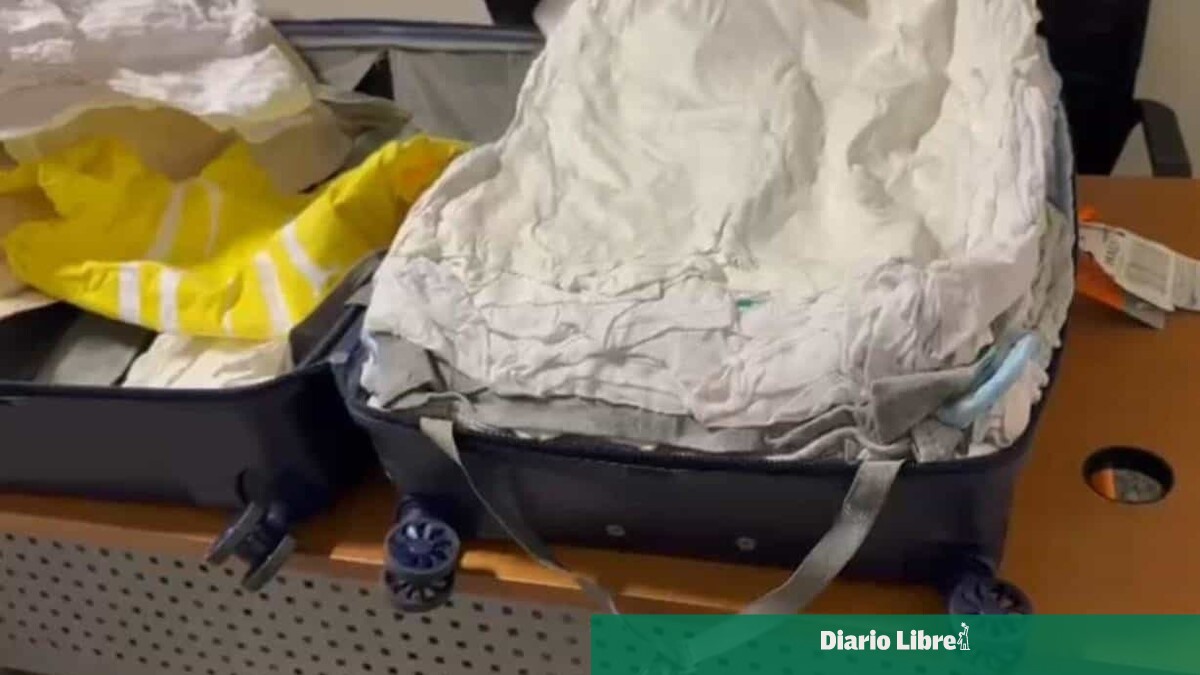 Atrapan a una mujer con 110 prendas de vestir impregnadas de presunta cocaína