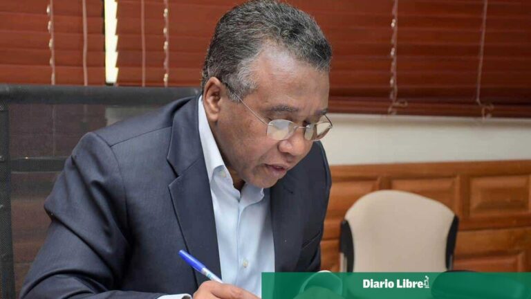 Desconocidos irrumpen en residencia de Félix Bautista; despojan del arma al vigilante