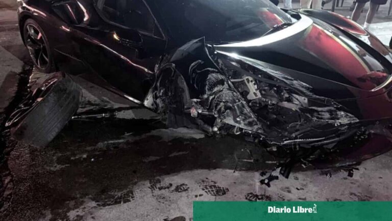 El Ferrari de El Alfa queda destruida tras colisión en la avenida Tiradentes