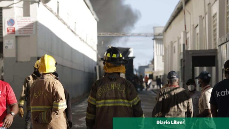 El peligro invisible tras el humo: los tóxicos que se liberan al quemar plásticos