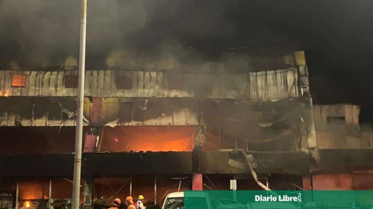 Empleados de L&R Comercial de Villa Mella lograron salir ilesos del incendio