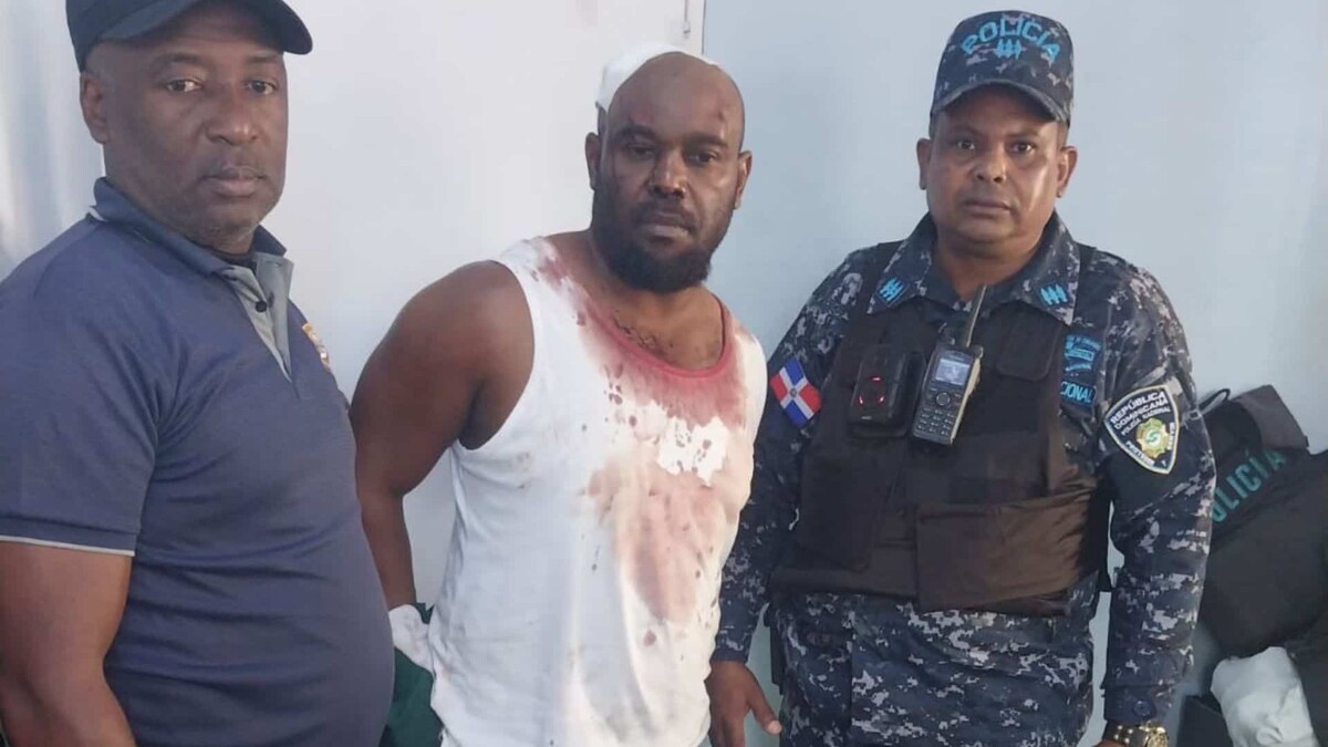 Hombre es golpeado por motoconchistas tras asesinar a su expareja en Villa Mella