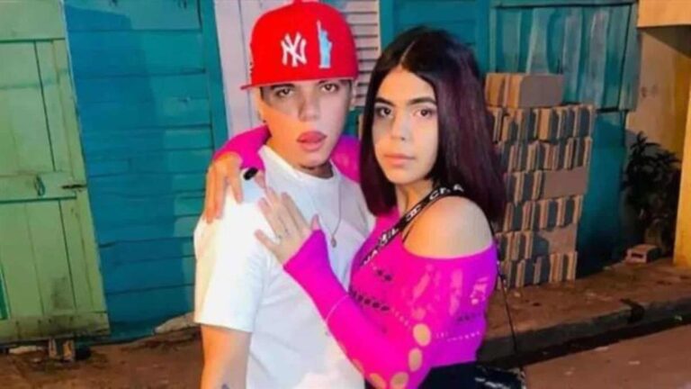 Joven apuñalada cambia versión de los hechos y defiende a presunto agresor en Santiago