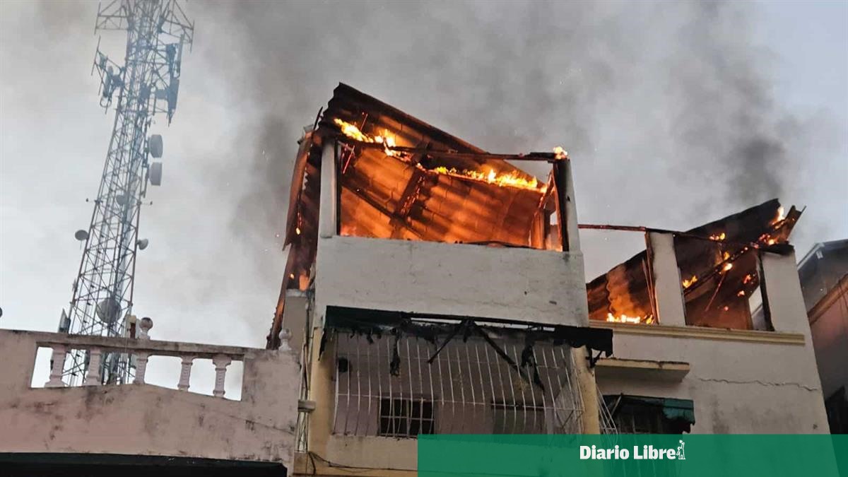 Se incendia vivienda en el residencial Constelación en el Distrito Nacional