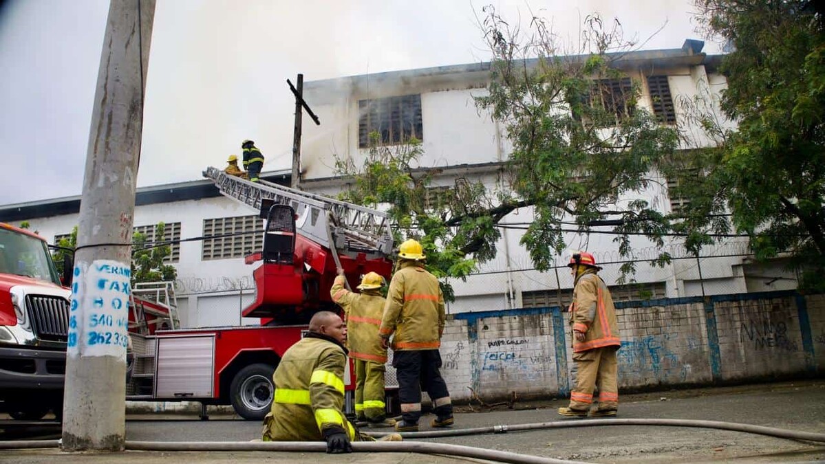 Banreservas asegura que documentos afectados por incendio en su almacén cuentan con respaldo digital