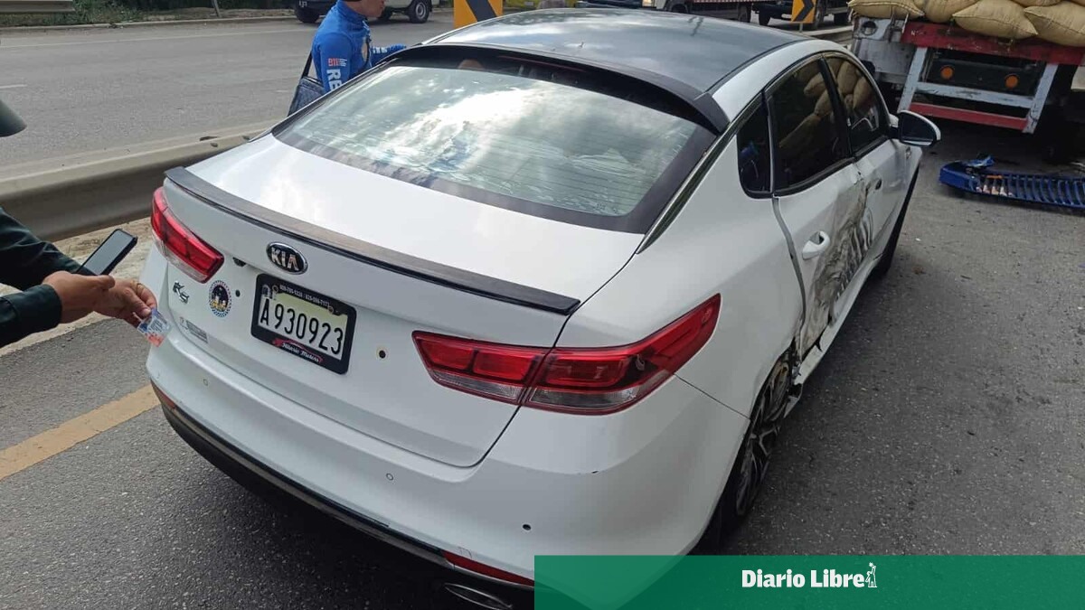 Choque múltiple de cinco vehículos causa largo tapón en la autopista Joaquín Balaguer