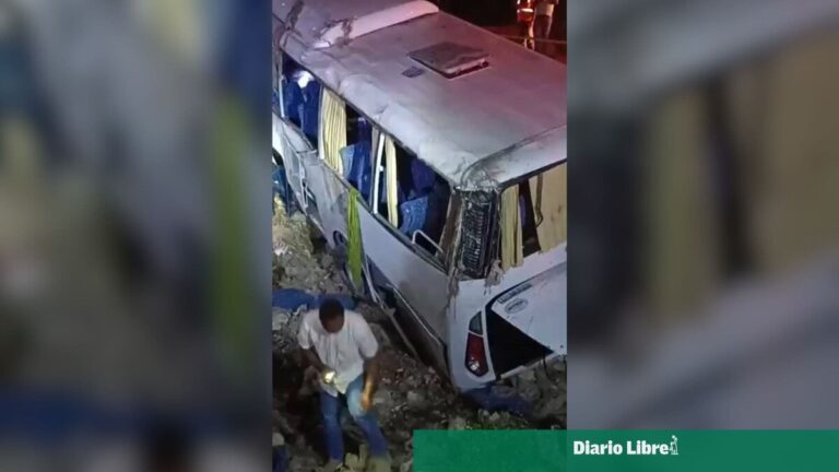 Dos fallecidos y 18 heridos por accidente de tránsito en un autobús en La Romana