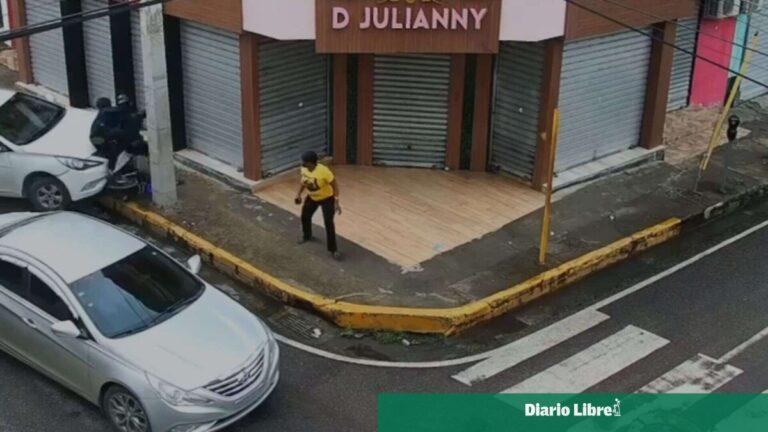 "Hay que ayudar": usuarios proponen reparar vehículo de un conductor que frustró asalto en Santiago