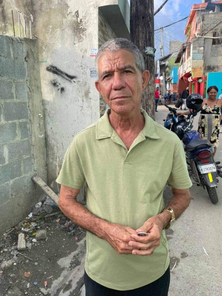 Perdió el trabajo de toda una vida: propietario de edificio que colapsó en Villa Mella espera ser compensado