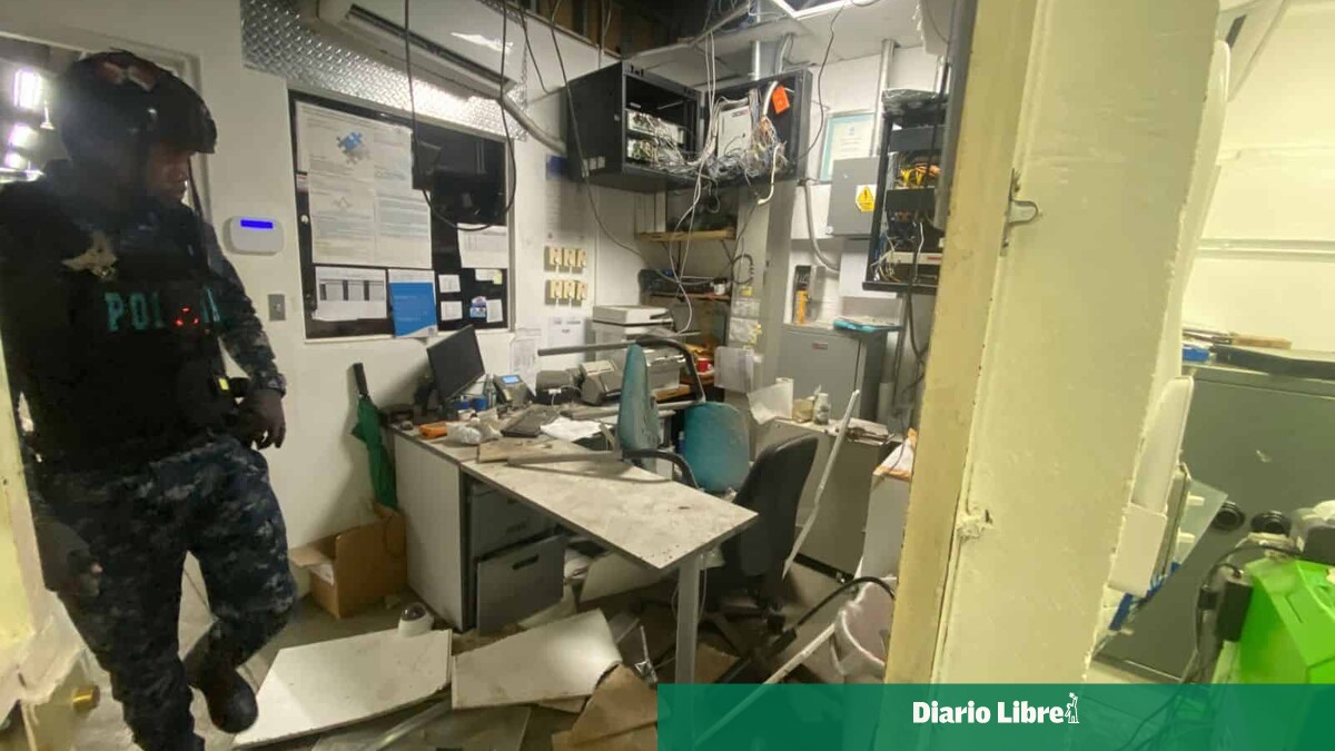 Policía frustra intento de robo en comercio y apresa hombre en flagrante delito en Villa Mella