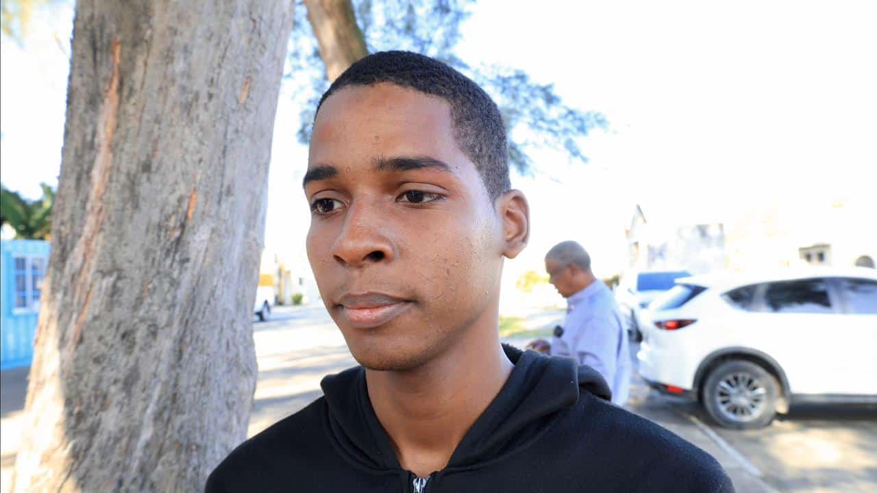 El hermano del raso fallecido.