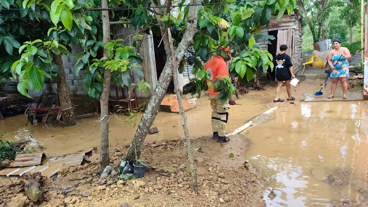 Un tanque de almacenamiento del acueducto del municipio de Nagua explota.