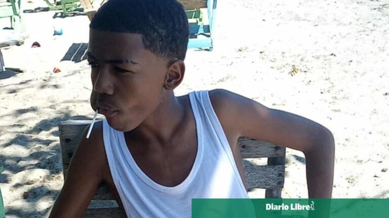 ¿Intentó atracar a un policía o "lo vendieron"? El caso del menor muerto en Haina