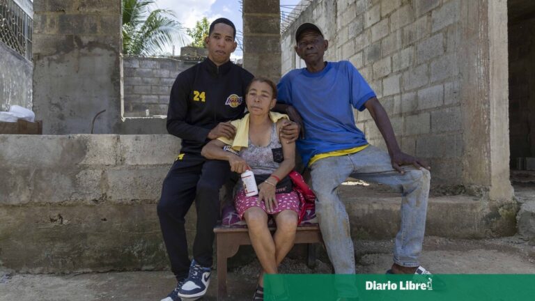 Asiento suizo: la técnica con la que el bombero salvó la vida de la pareja atrapada en arroyo Lebrón