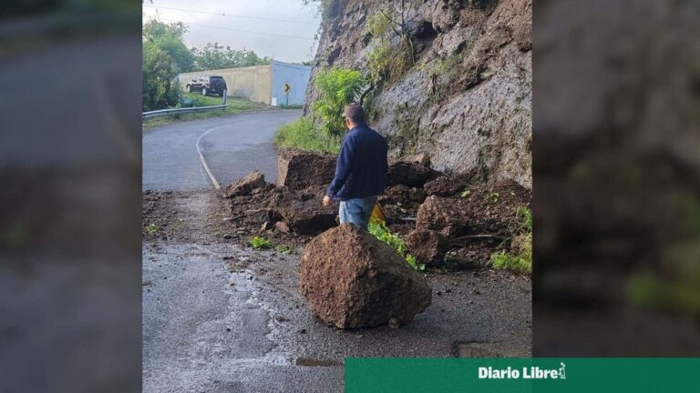 Deslizamientos de rocas afectan el tránsito en comunidad de Puerto Plata