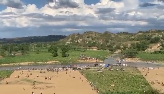 Disparos, caos y 4 muertes: balacera en Haití causa pánico en bañistas dominicanos en la frontera