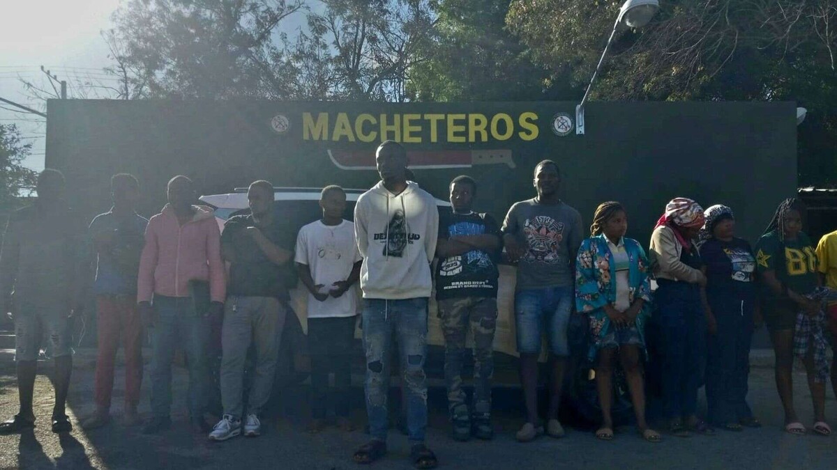 ¿Cómo caben 16 personas en una yipeta? Detienen indocumentados haitianos en Valverde